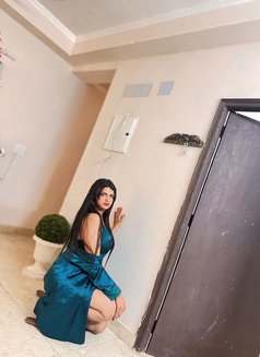 Rosy - Dominadora transexual in Noida Photo 2 of 5
