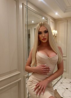 Rosy Rose - Transsexual escort in Khobar Photo 8 of 9