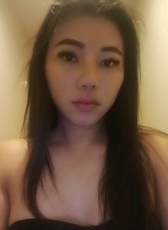 Rosy - Transsexual escort in Phuket Photo 3 of 3