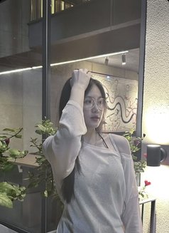 Rosy - escort in Tirana Photo 2 of 5