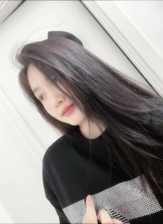 Rosy - escort in Tirana Photo 3 of 5