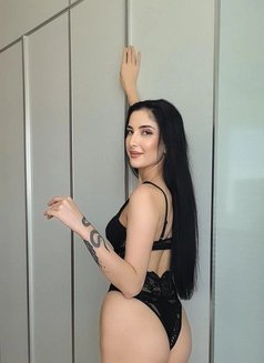 Rosya - puta in Dubai Photo 7 of 24