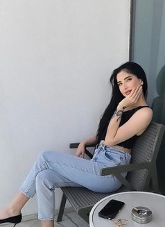Rosya - puta in Dubai Photo 11 of 24
