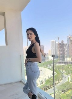 Rosya - puta in Dubai Photo 17 of 24
