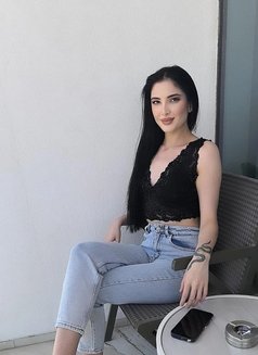 Rosya - puta in Dubai Photo 21 of 24