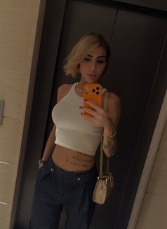 Rouh 19 cm - Transsexual escort in Beirut Photo 27 of 30