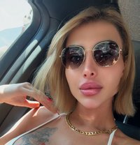 Rouh 19 cm - Transsexual escort in Beirut