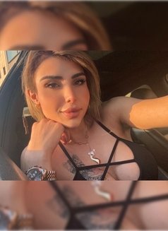 Rouh Karam - Transsexual escort in Beirut Photo 1 of 27