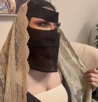 Row3a - puta in Al Manama