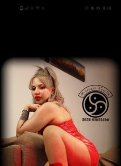 Row3a - escort in Al Manama Photo 2 of 9