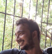 Rowdy - masseur in Mumbai