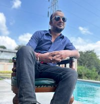 Rowdy - masseur in Mumbai