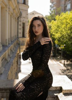 Rowena - escort in Dubai Photo 4 of 6