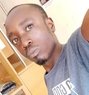 Rowland - Male adult performer in Nairobi Photo 1 of 1