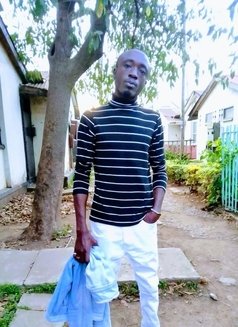 Rowland - Intérprete masculino de adultos in Nairobi Photo 2 of 2