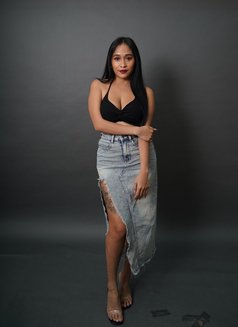 Roxan - puta in Abu Dhabi Photo 2 of 3