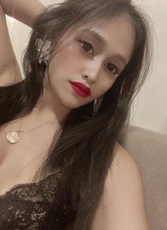 Roxan - escort in Abu Dhabi Photo 4 of 5