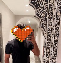 Roxan Rossi 8inch ! - Male escort in Ahmedabad Photo 1 of 1