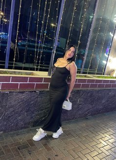Roxana - escort in Dubai Photo 1 of 13