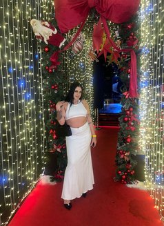 Roxana - escort in Dubai Photo 9 of 13