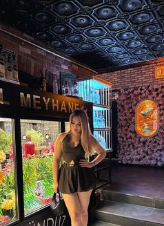 Roxana - escort in Hong Kong Photo 2 of 10