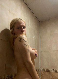 Roxana - escort in Dubai Photo 3 of 10