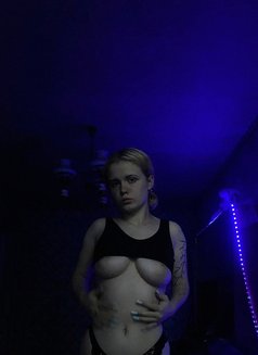 Roxana - escort in Dubai Photo 5 of 10