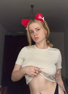 Roxana - escort in Dubai Photo 7 of 10