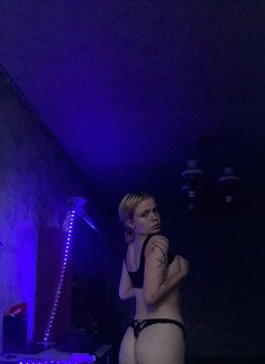 Roxana - escort in Dubai Photo 9 of 10