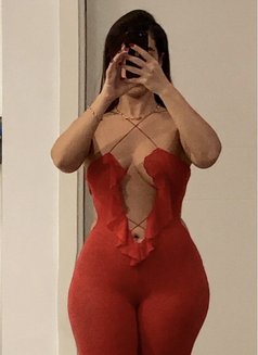 Roxana - escort in Dubai Photo 4 of 6