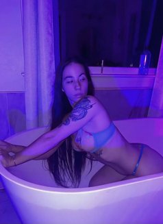 Roxanne - dominatrix in Dubai Photo 5 of 5
