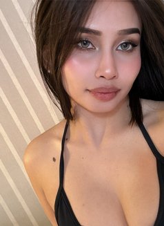 Roxanne - escort in Dubai Photo 4 of 5