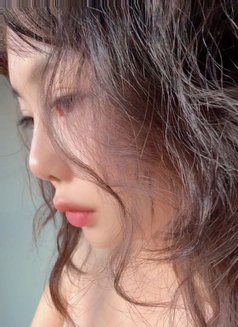 Roxanne - escort in Hanoi Photo 5 of 7