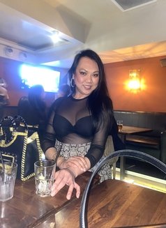 Roxy Asian - Transsexual escort in Paris Photo 30 of 30