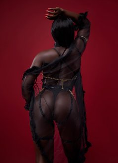Roxy - escort in Casablanca Photo 3 of 6