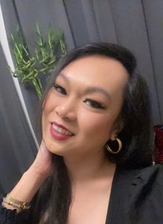Roxy Asian - Transsexual escort in Paris Photo 25 of 30