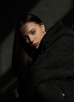 Roxy - puta in Dubai Photo 4 of 19