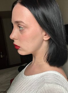 Roxy - puta in Dubai Photo 11 of 19