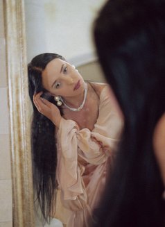 Roxy - puta in Dubai Photo 12 of 19