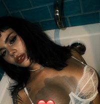 Roxy - escort in London