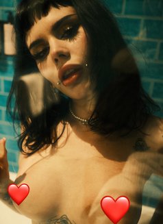 Roxy - escort in London Photo 3 of 16