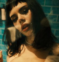 Roxy - escort in London