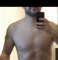 Roy Daher - Acompañantes masculino in Beirut