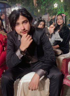 Roy - Male escort in New Delhi Photo 3 of 5