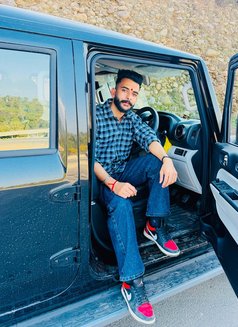 Roy - Male escort in Chandigarh Photo 4 of 6