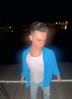 Roy - Male escort in Beirut Photo 4 of 5
