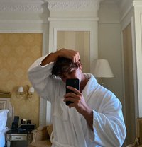 Roy XXXL - masseur in Dubai