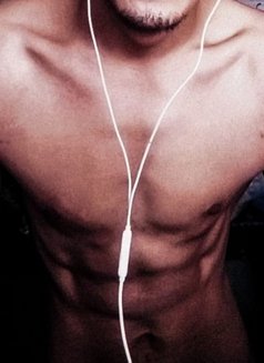 Roy66 - Male escort in Dubai Photo 2 of 3