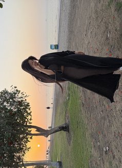 Roya - escort in Muscat Photo 3 of 4