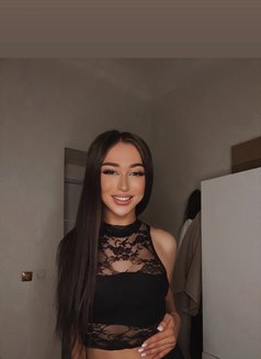 Roya - Acompañantes transexual in Dubai Photo 1 of 13